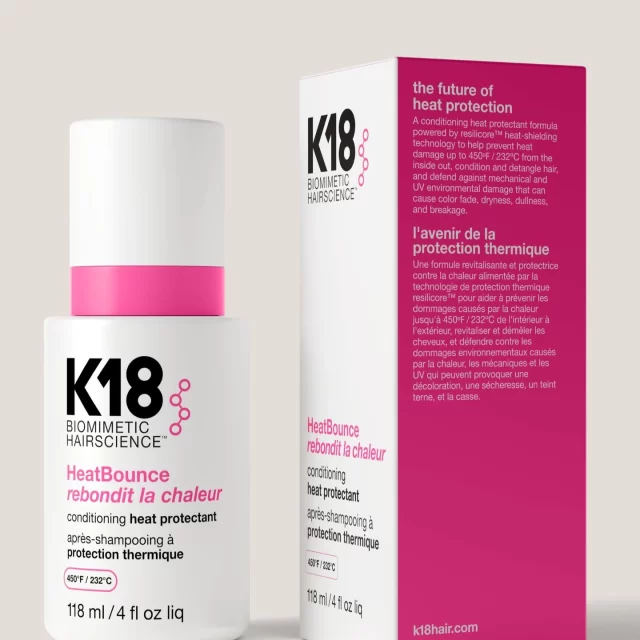K18 HeatBounce Conditioning Heat Protectant😍
Το μαλακτικό θερμοπροστατευτικό σπρέι που αλλάζει τα δεδομένα στη θερμοπροστασία!💯

Μαλακτικό σπρέι που δεν ξεβγάζεται, φόρμουλα ενισχυμένη με resilicore™, τεχνολογία που βοηθάει στην θωράκιση της τρίχας ώστε να αποφεύγεται η φθορά από την θερμότητα μέχρι 232°C από μέσα 
προς τα έξω. Προσφέρει απαλότητα, ξεμπερδεύει, προστατεύει από την θερμότητα και από τη φθορά που προκαλείται από μηχανικούς αλλά και περιβαλλοντικούς παράγοντες όπως οι ακτίνες UV που μπορούν να προκαλέσουν ξεθώριασμα στο χρώμα, ξηρότητα και σπάσιμο.